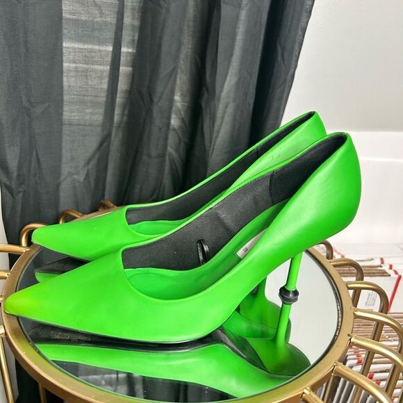 Zara Pointy Toe Pumps - Picture 3 of 6